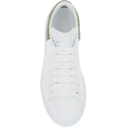 حذاء رياضي من المطاط