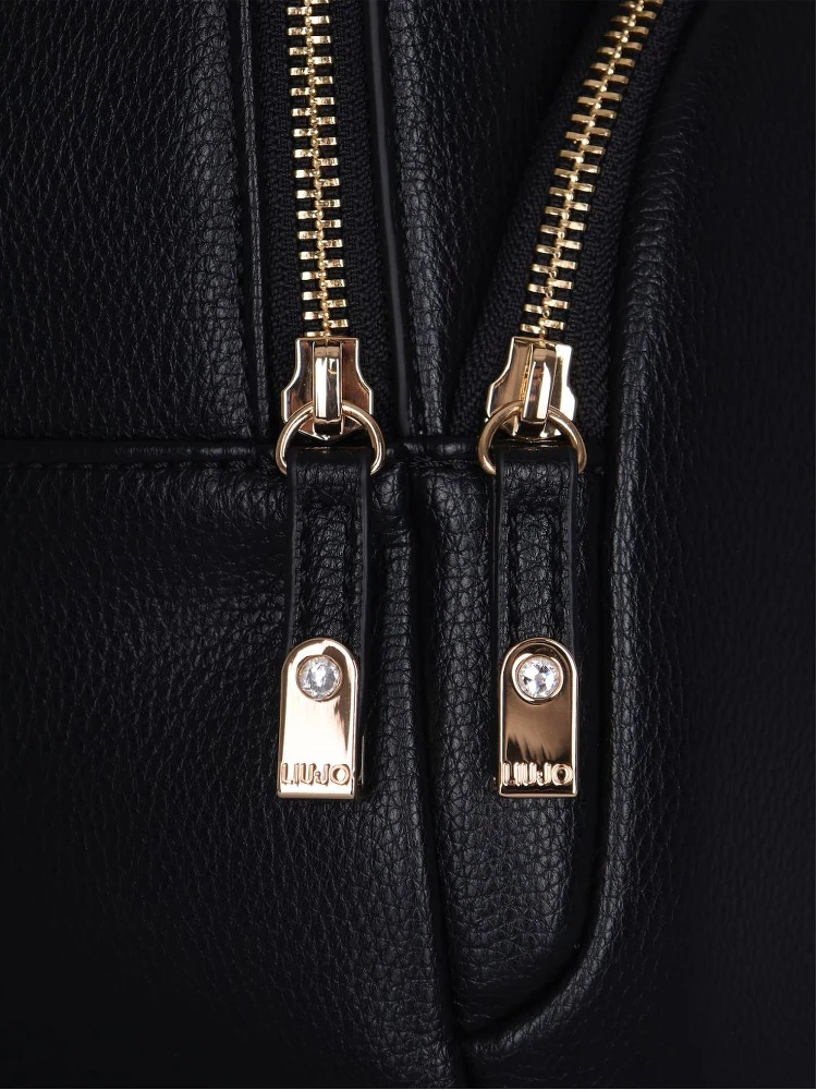 حقائب ليو جو.. أسود alternative