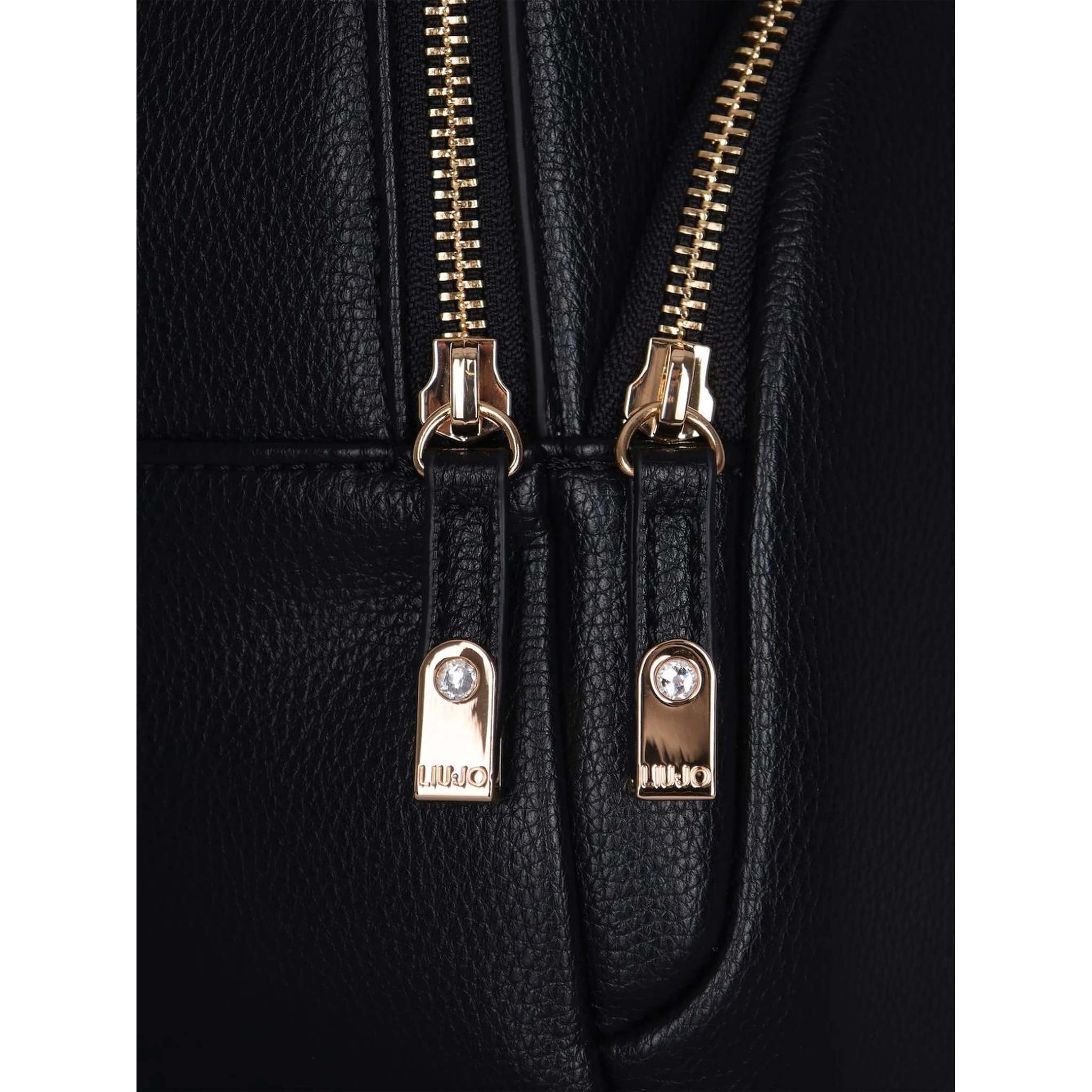 حقائب ليو جو.. أسود