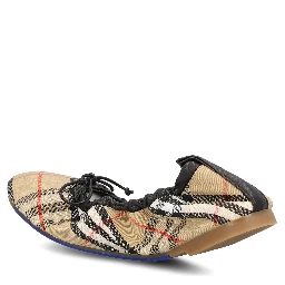 Burberry Flat shoes