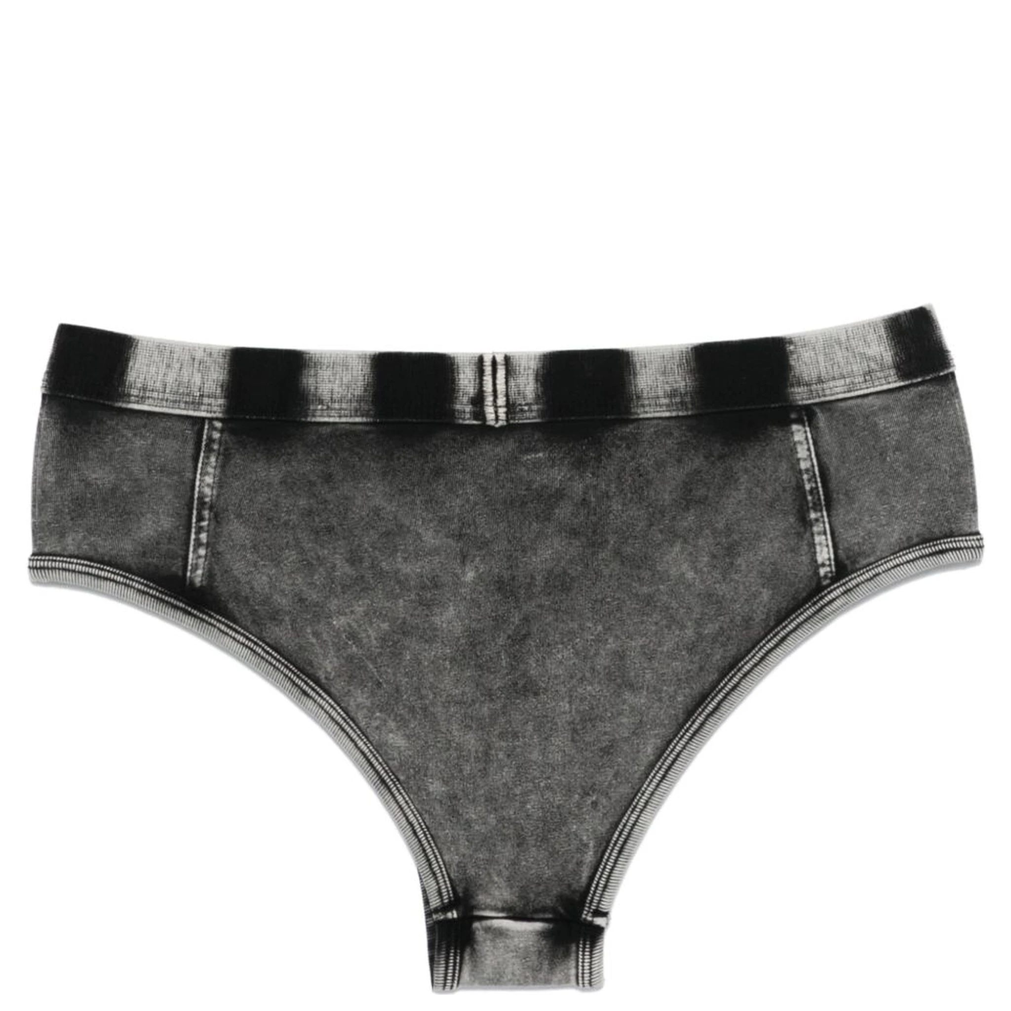 ملابس داخلية سوداء من ديزل