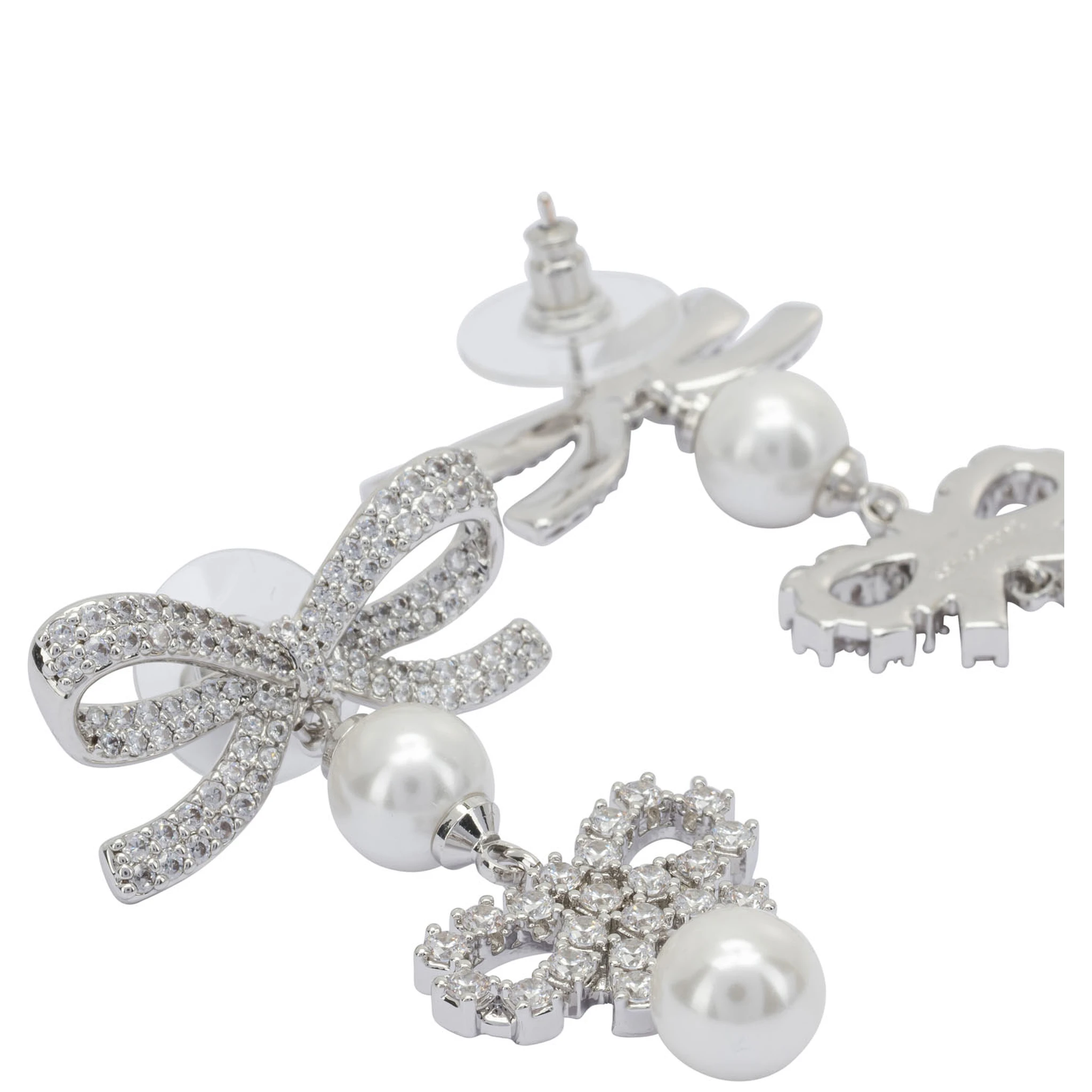 Earrings with bows and pearls
