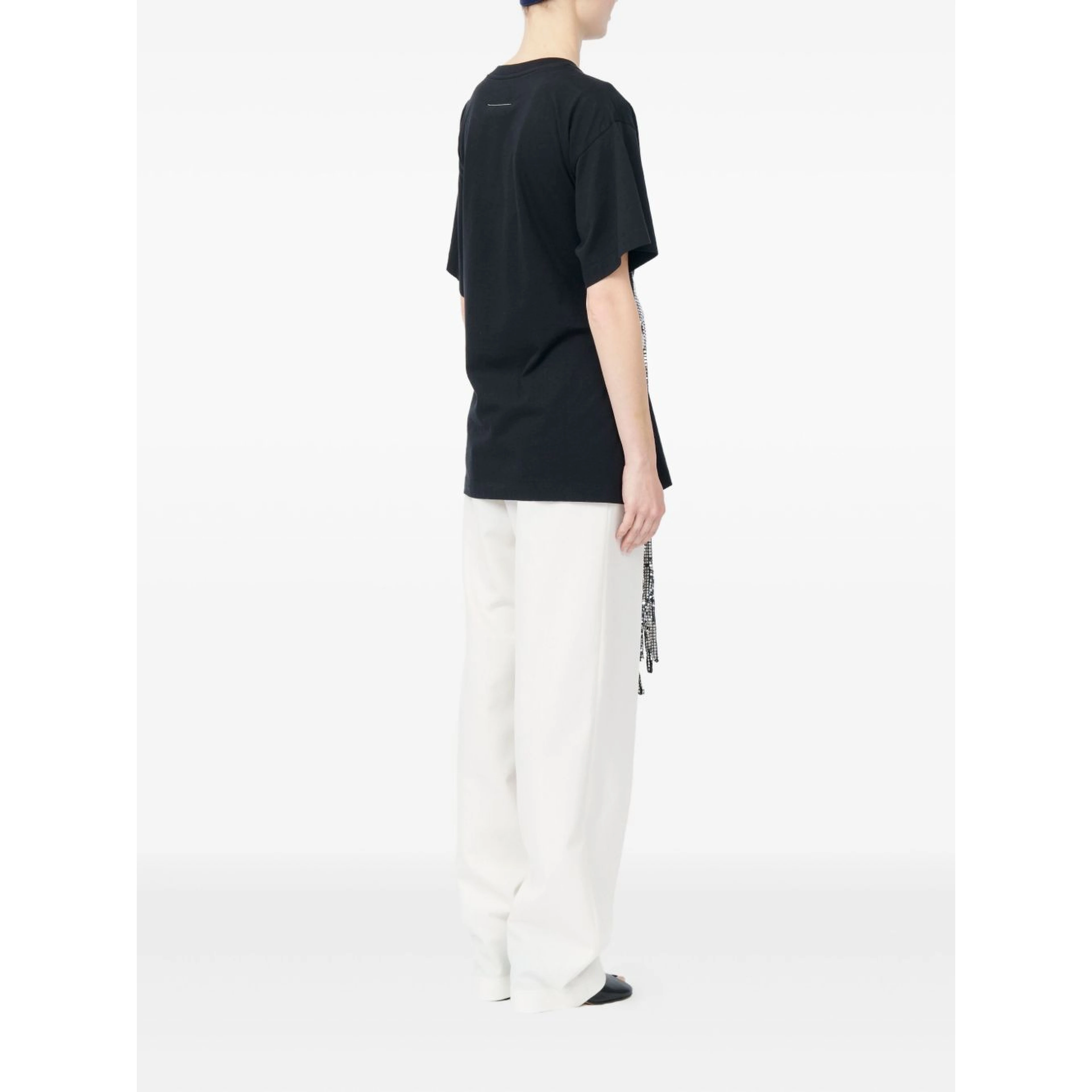 تيشيرتات وبولو سوداء من MM6 Maison Margiela