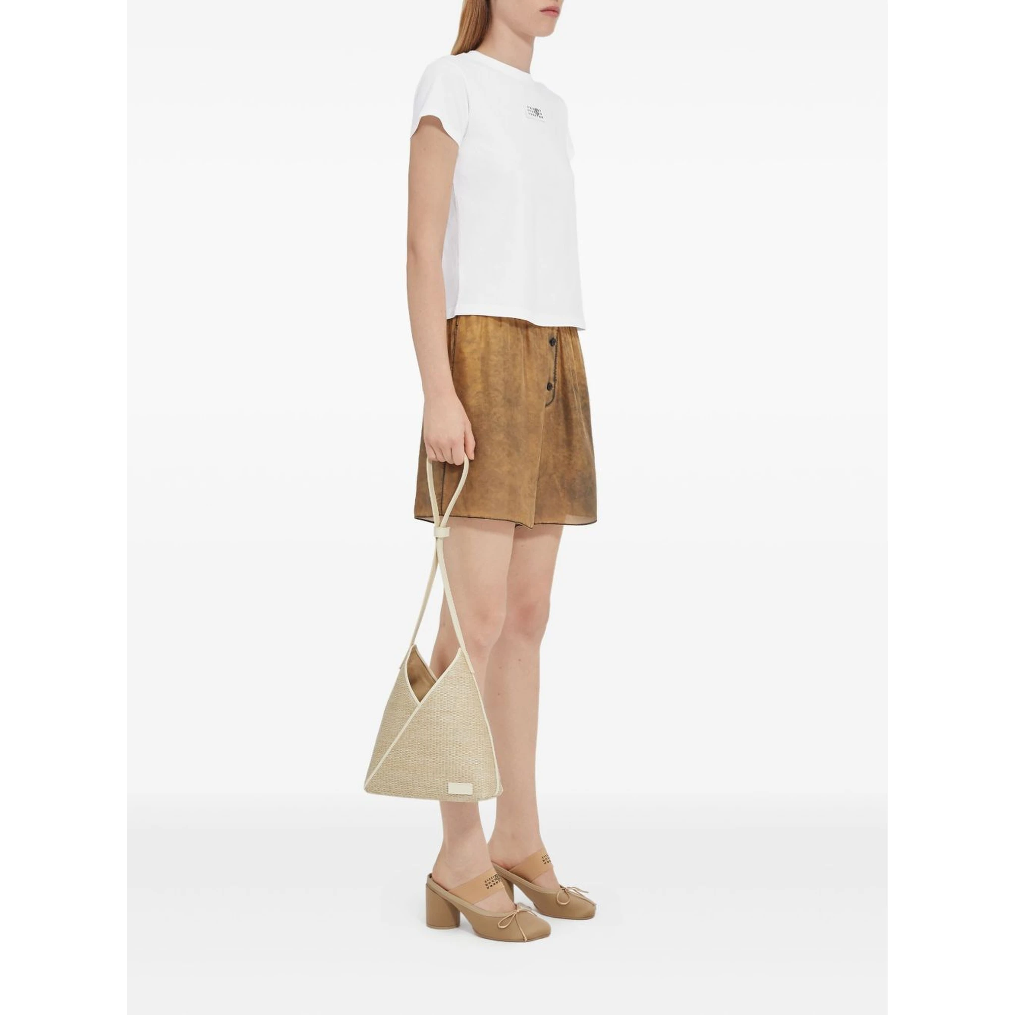 تيشيرتات وبولو بيضاء من MM6 Maison Margiela