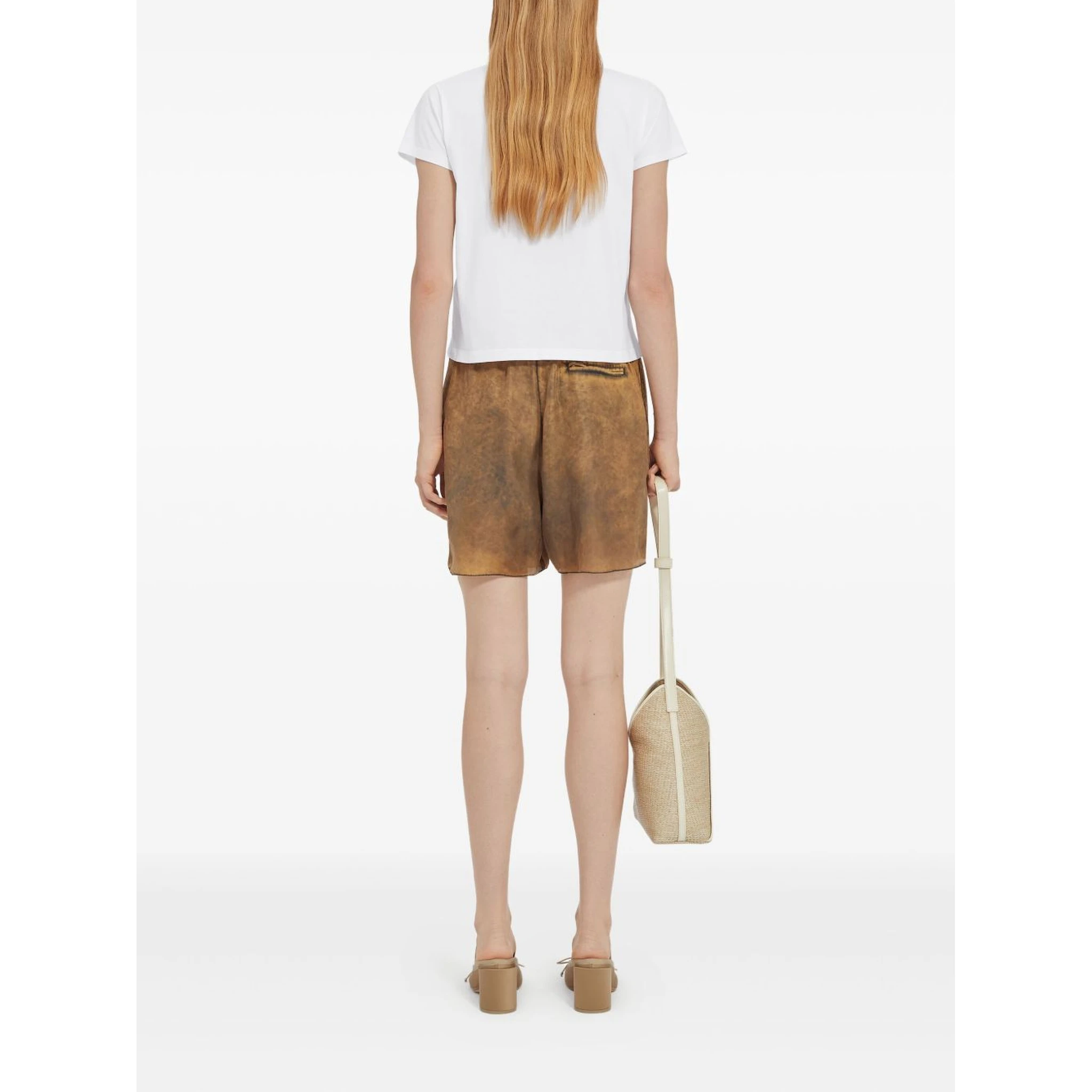 تيشيرتات وبولو بيضاء من MM6 Maison Margiela