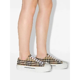 BURBERRY sneakers