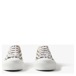 BURBERRY sneakers