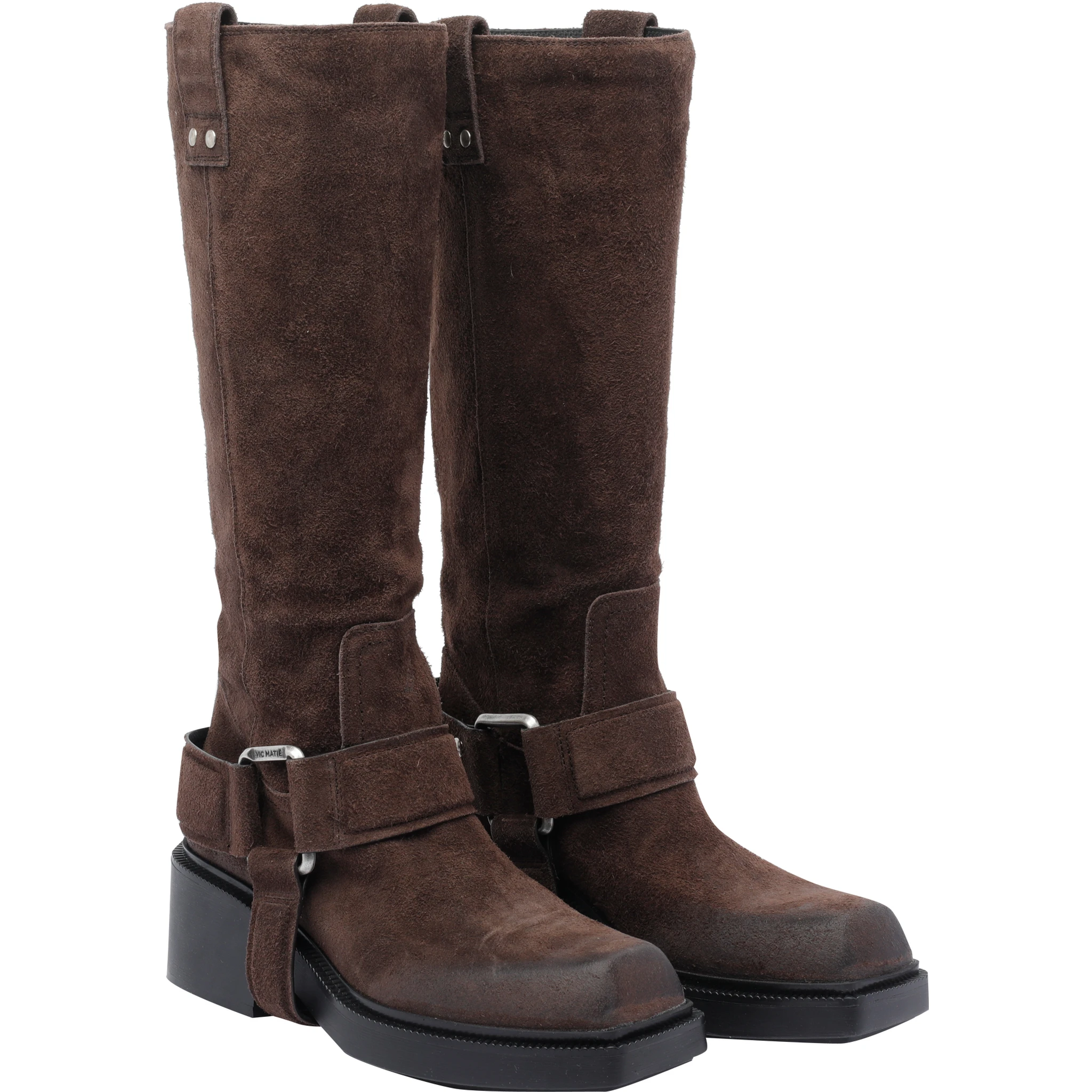 أحذية فيك ماتي البنية