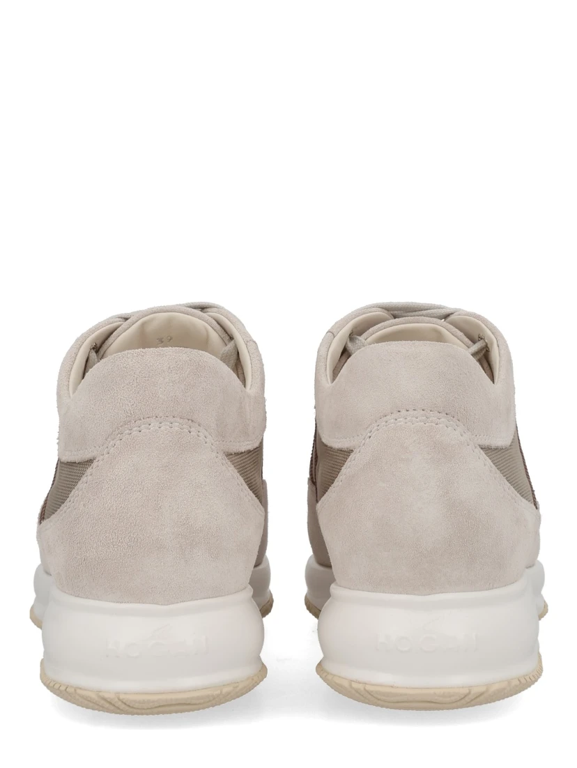 "INTERACTIVE" SNEAKER