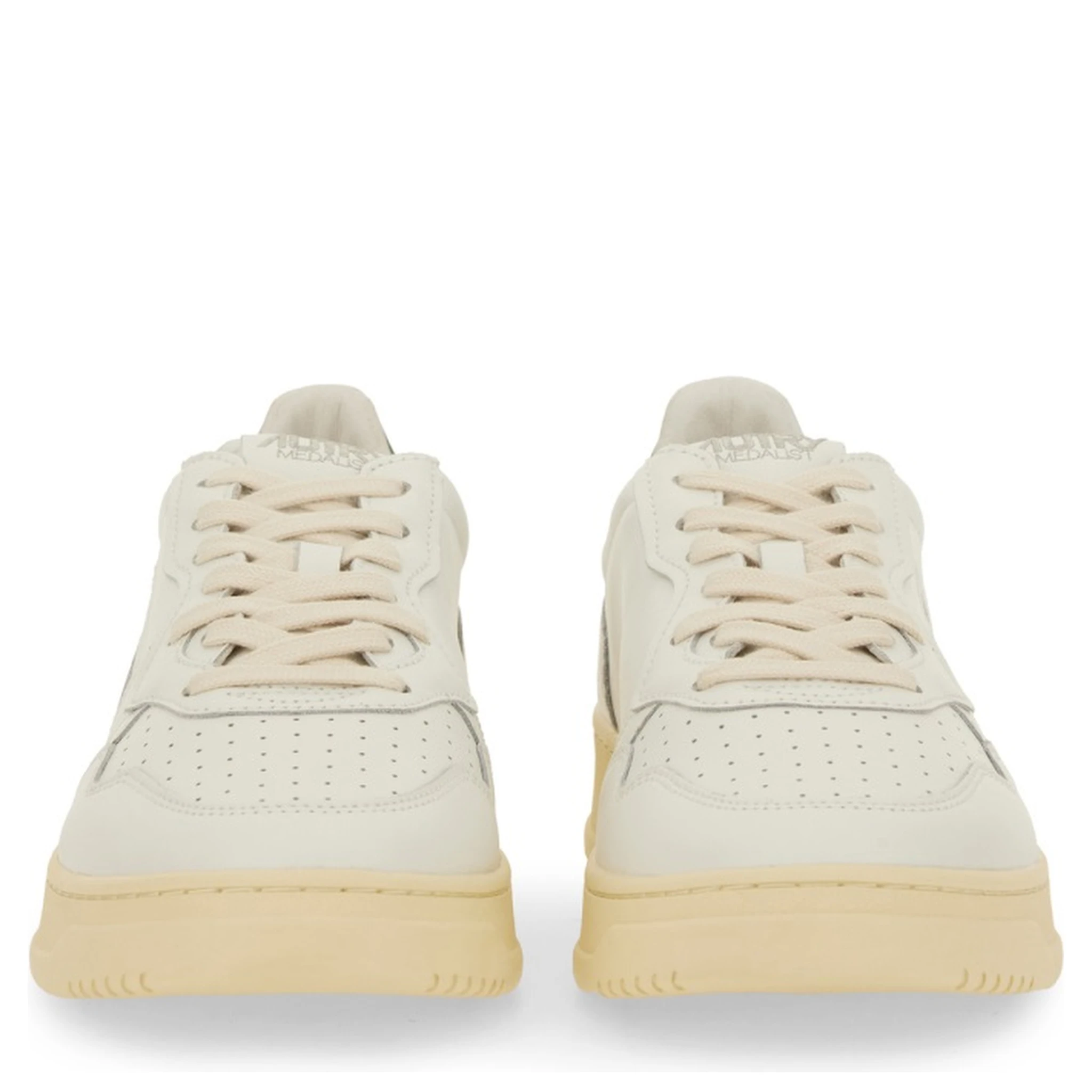 MEDALIST LOW SNEAKER