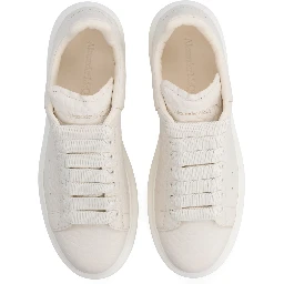 حذاء رياضي "ضخم"