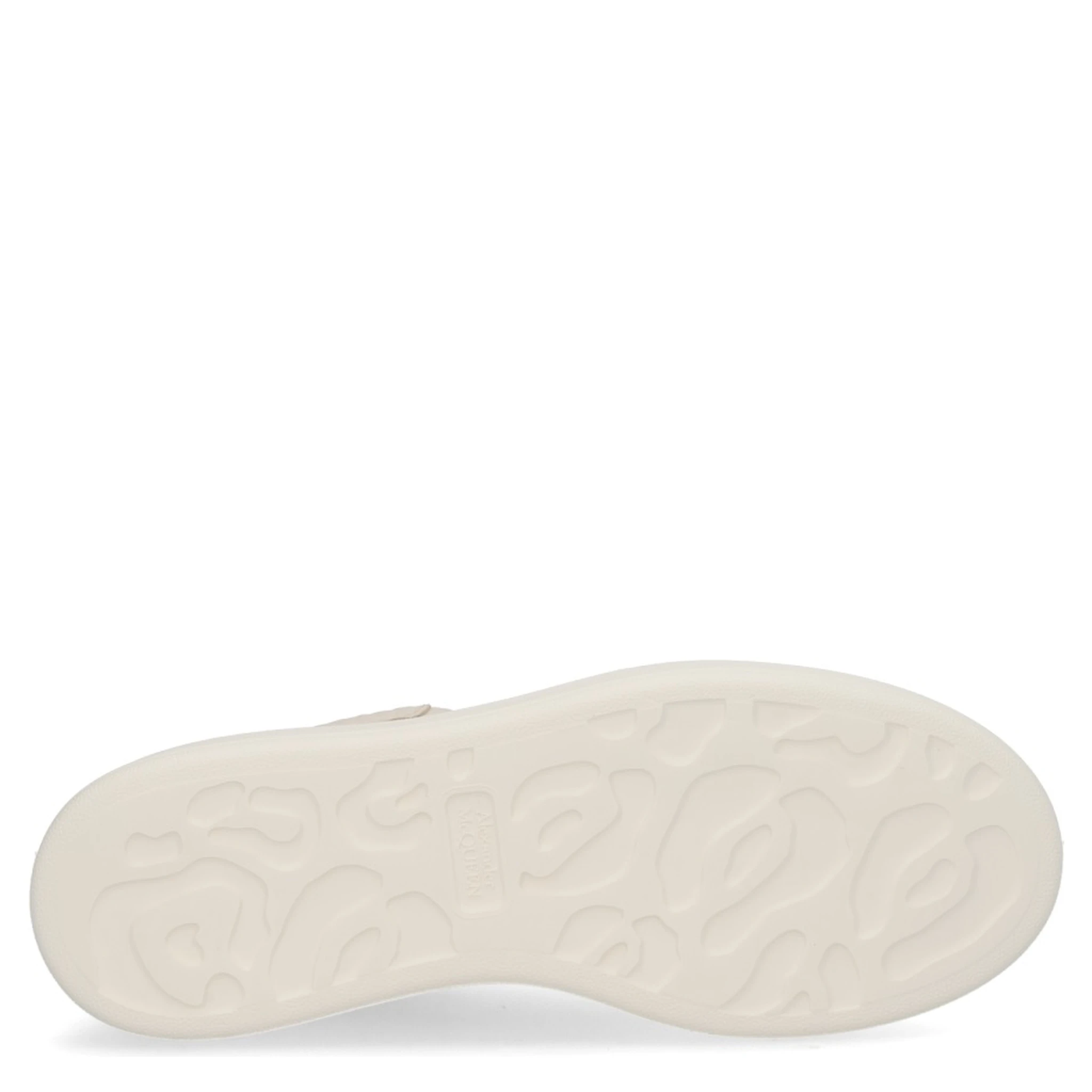 حذاء رياضي "ضخم"