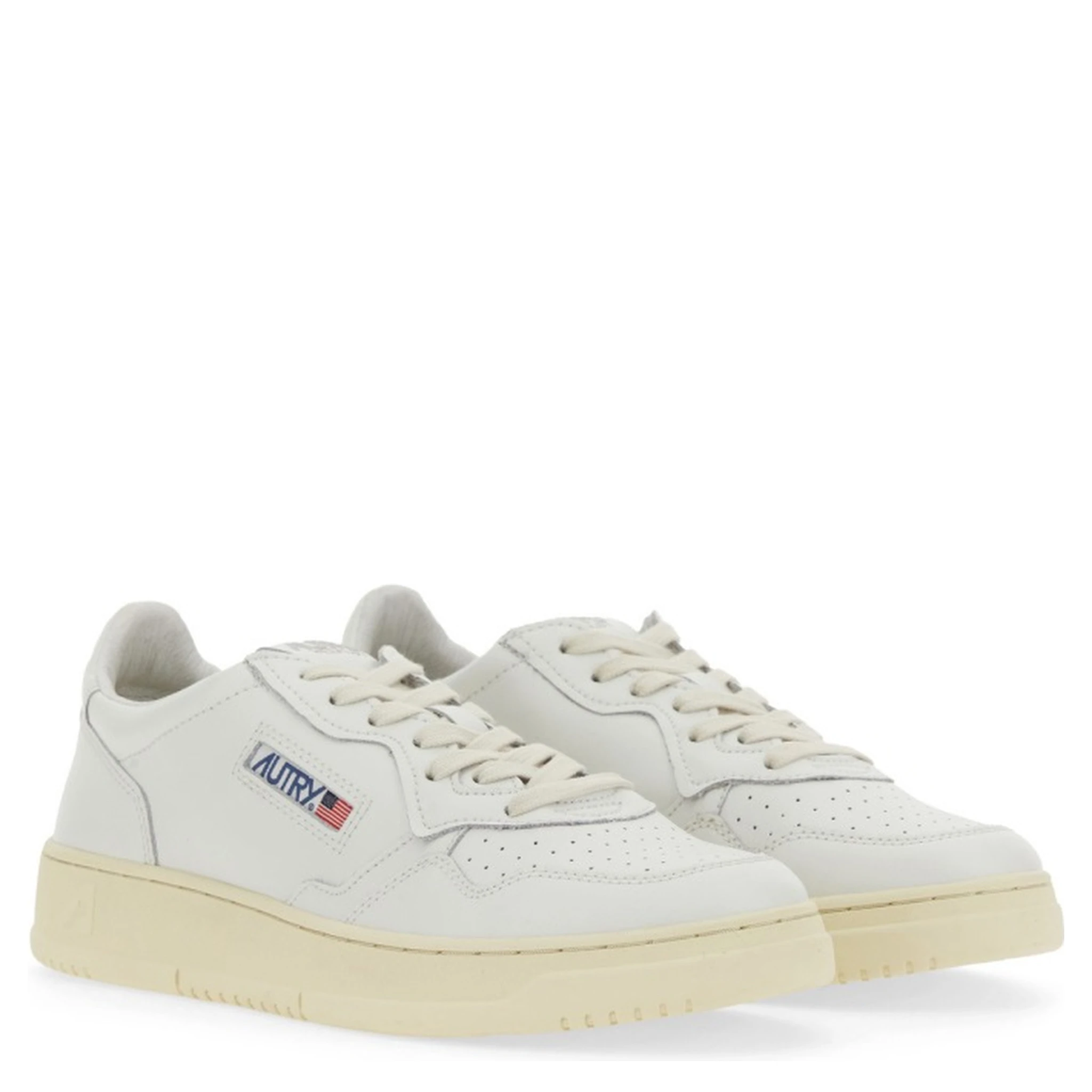 MEDALIST LOW SNEAKER