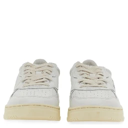 MEDALIST LOW SNEAKER