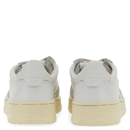 MEDALIST LOW SNEAKER