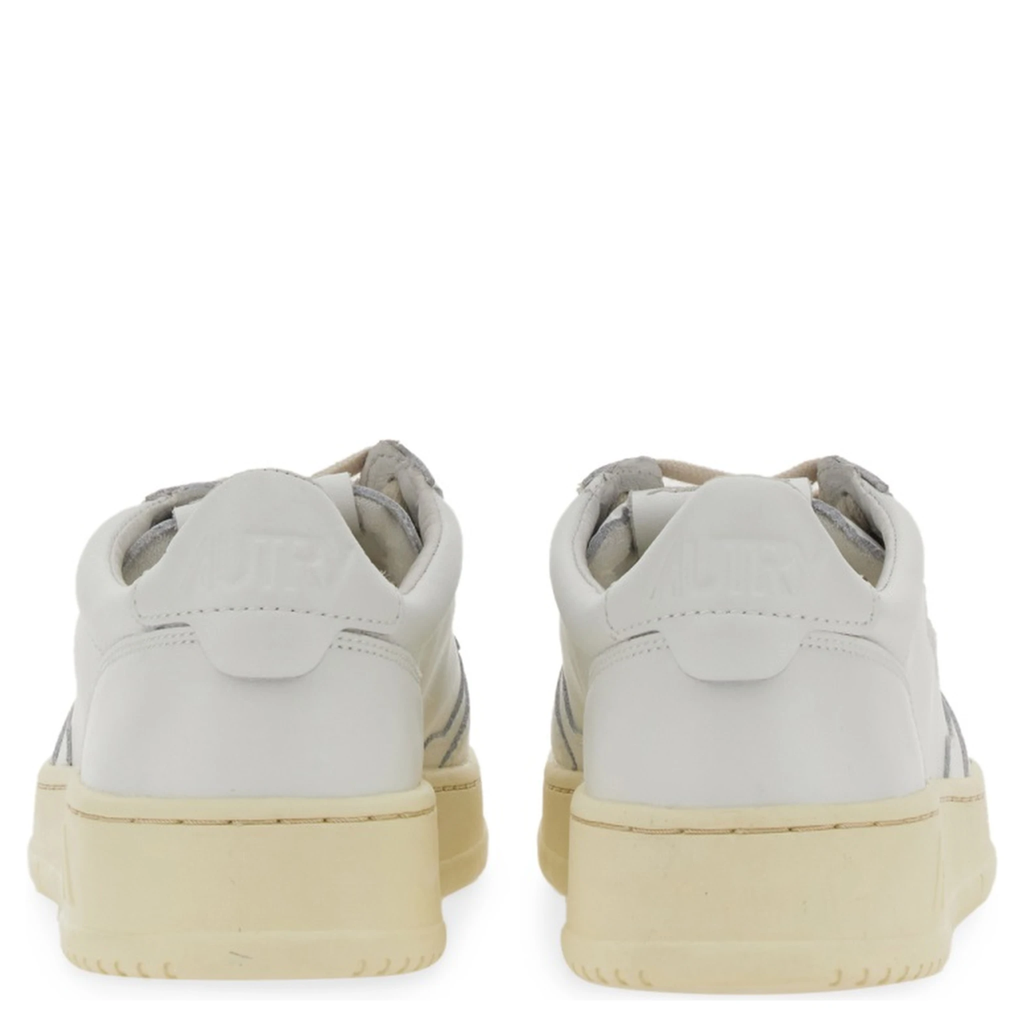 MEDALIST LOW SNEAKER