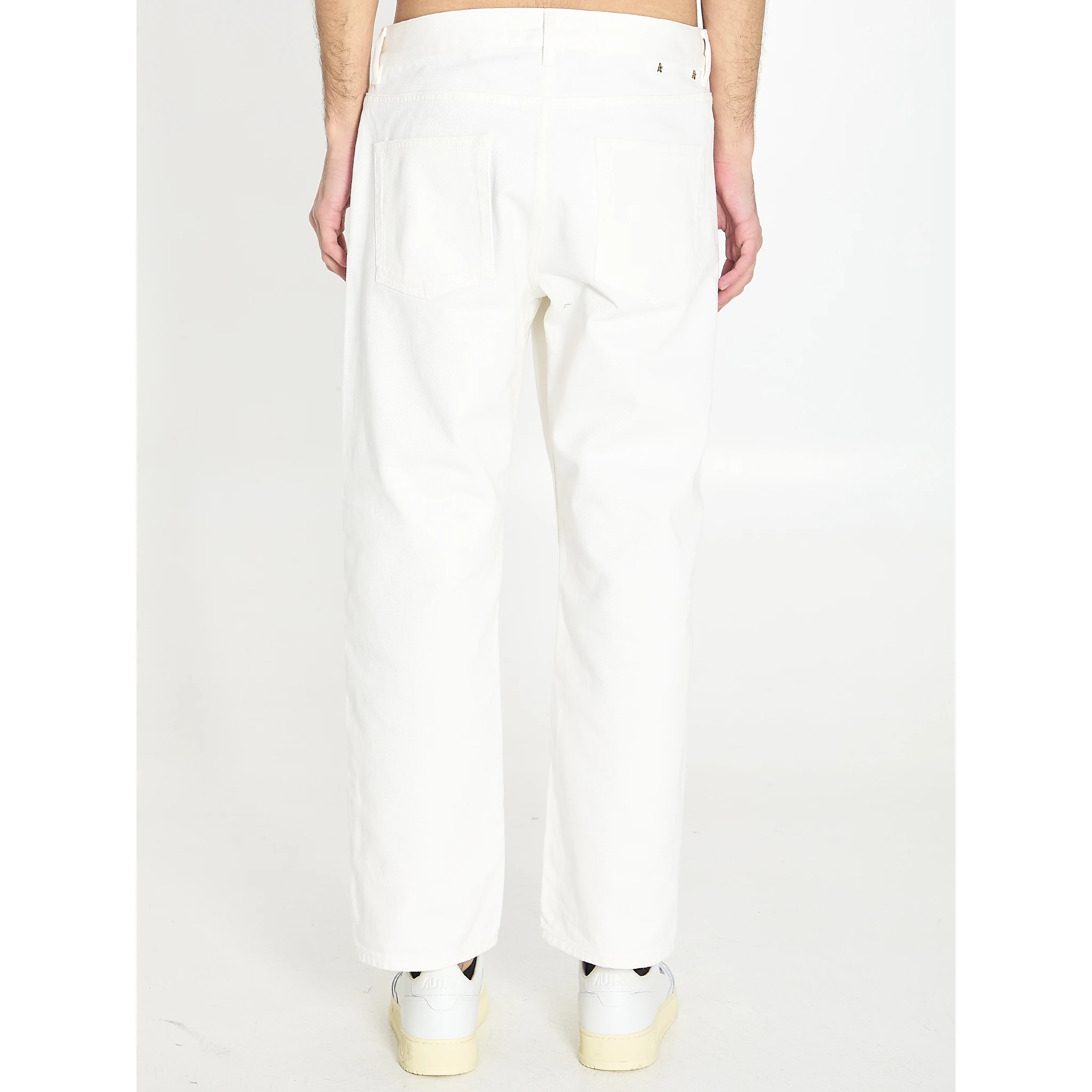 White jeans in denim