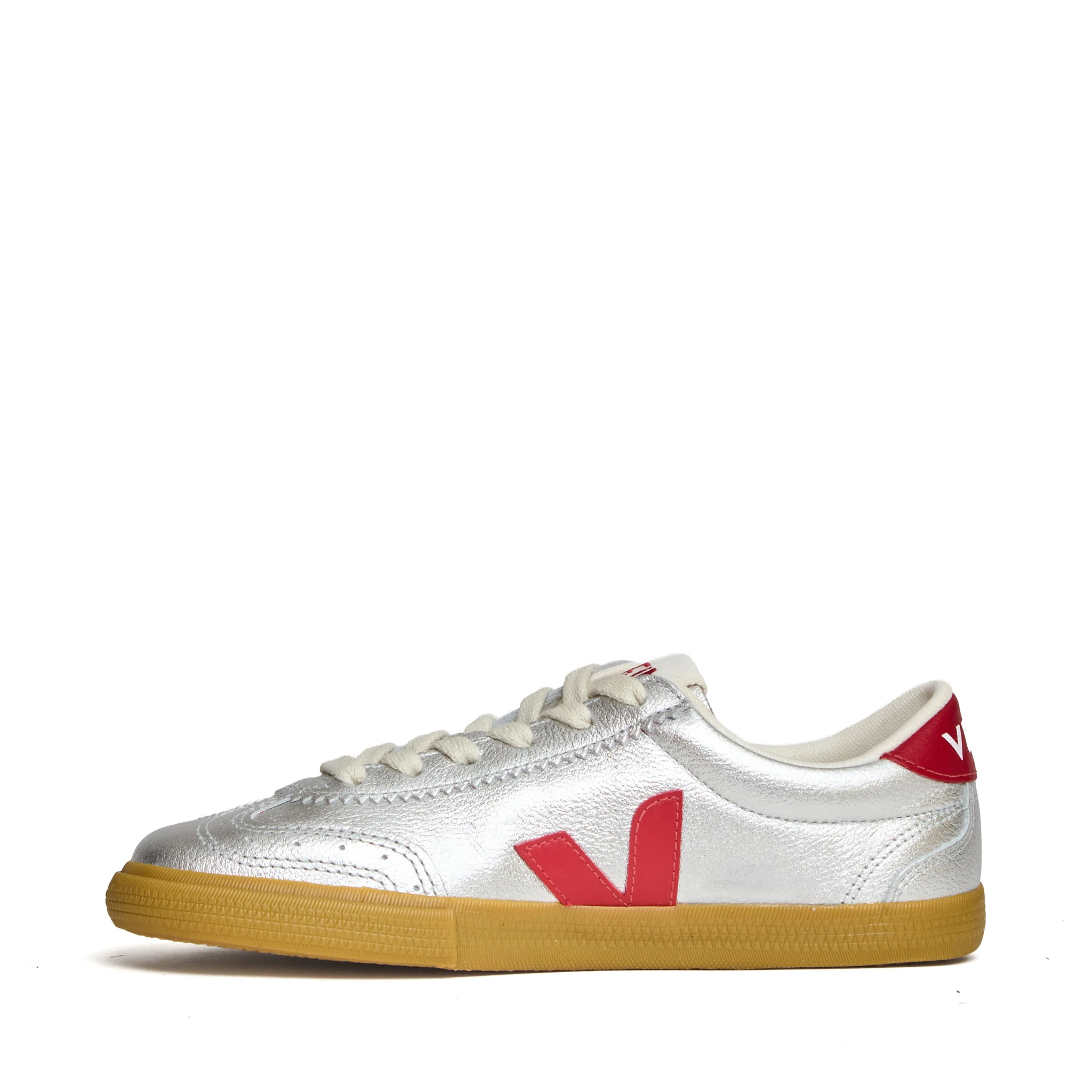 أحذية رياضية للكرة الطائرة OT