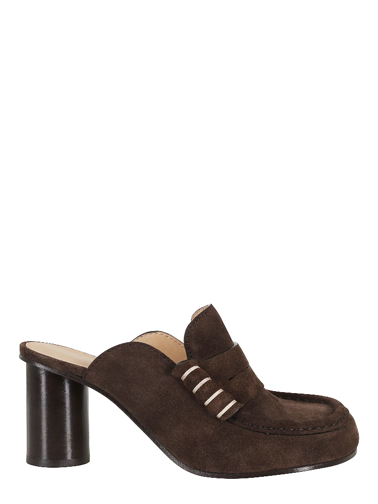 صندل بدون كعب مغلق من الأمام