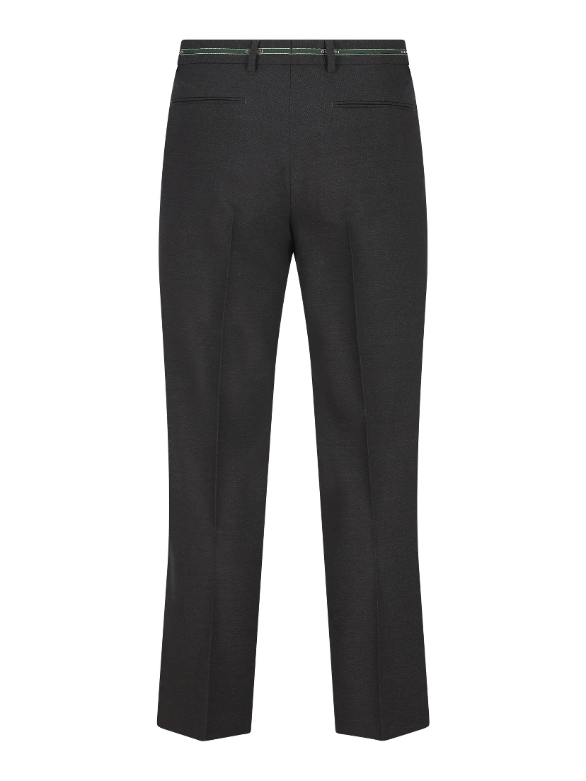 ملابس غوتشي الجاهزة