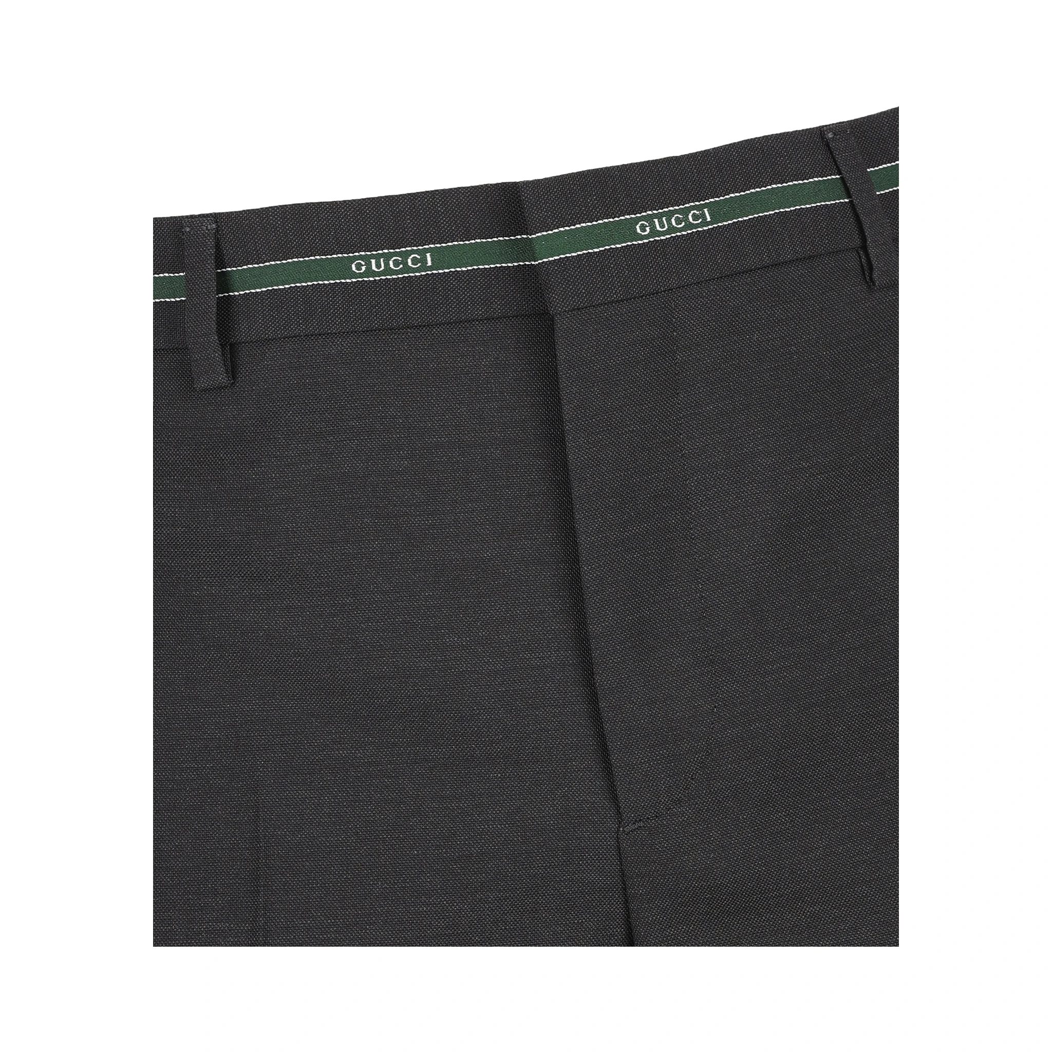 ملابس غوتشي الجاهزة