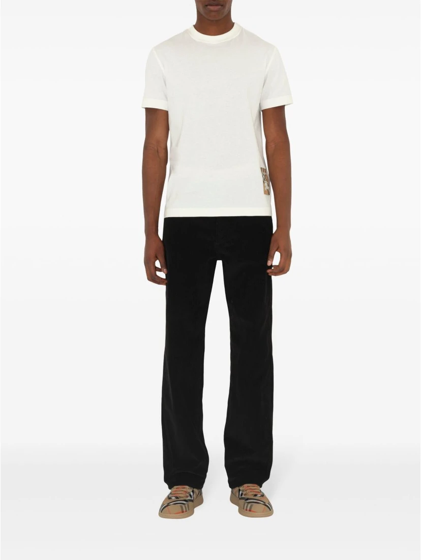 تيشيرتات وبولو بيضاء من بربري