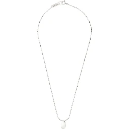 قلادة مع قلادة