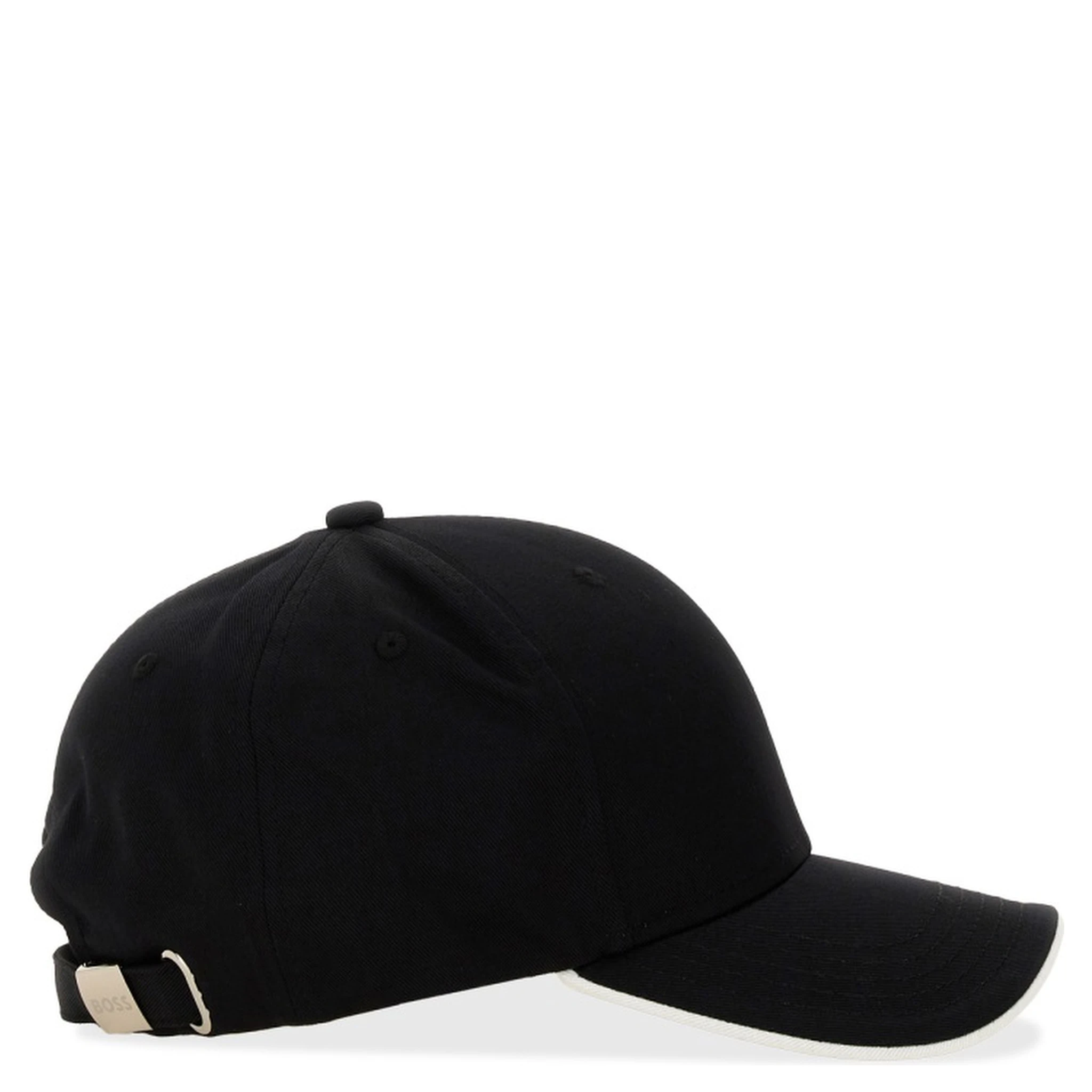 قبعة بيسبول بشعار