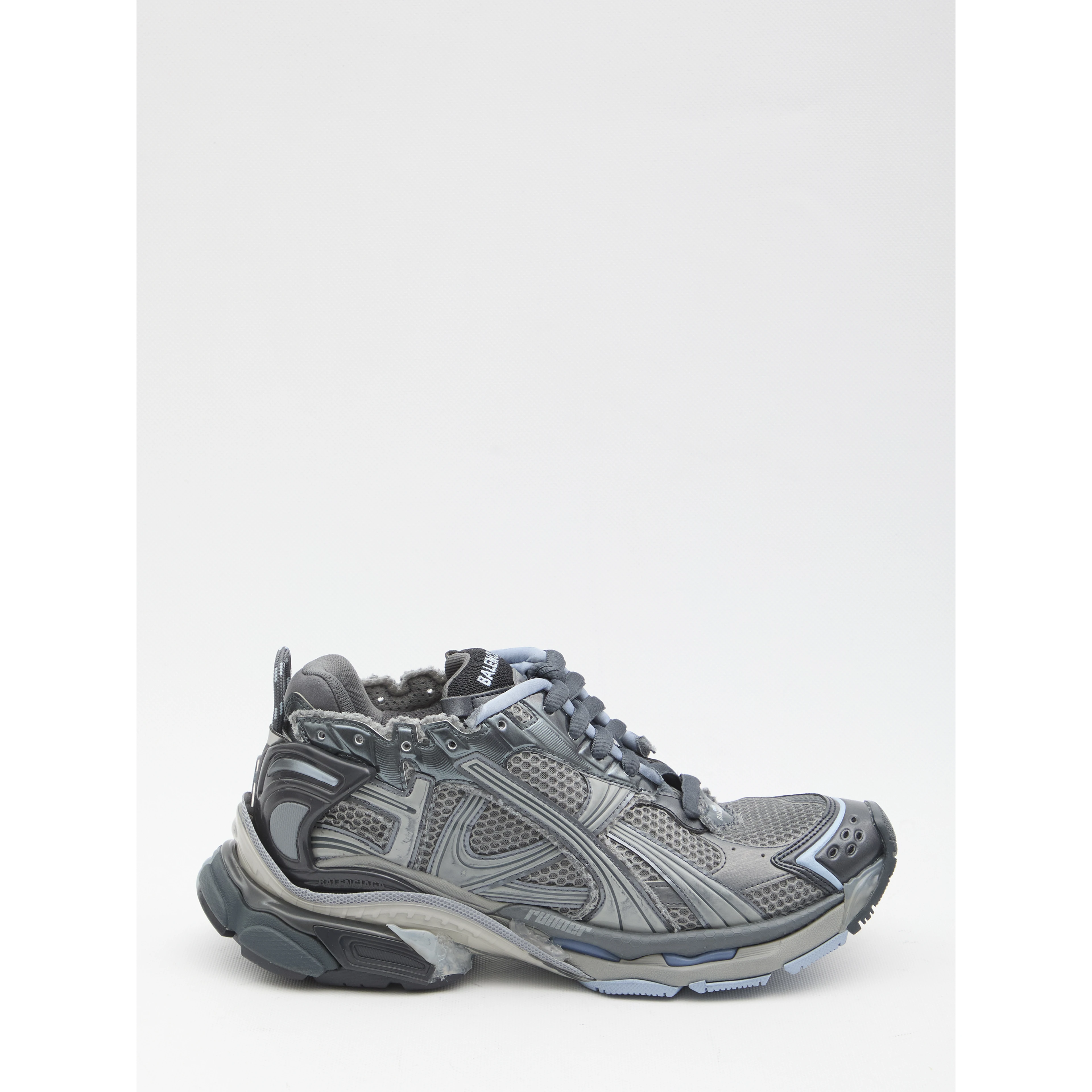 Runner sneakers