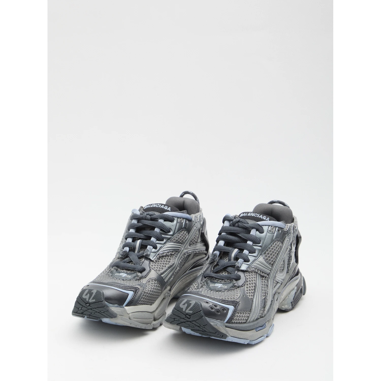 Runner sneakers