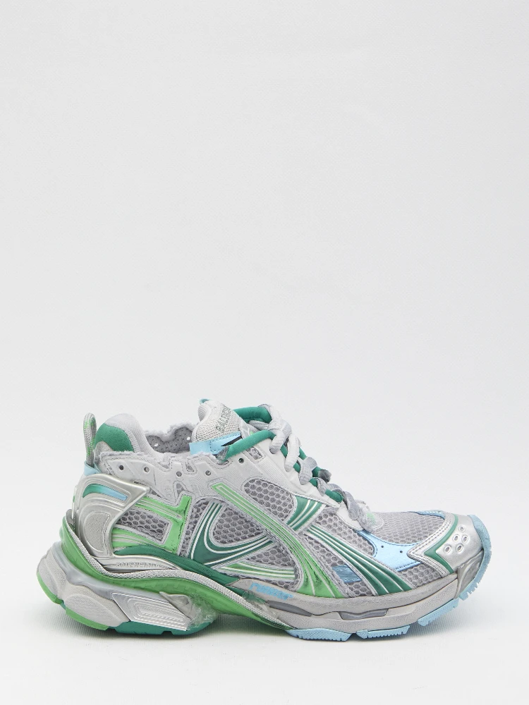 Runner sneakers