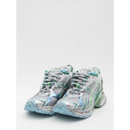 Runner sneakers