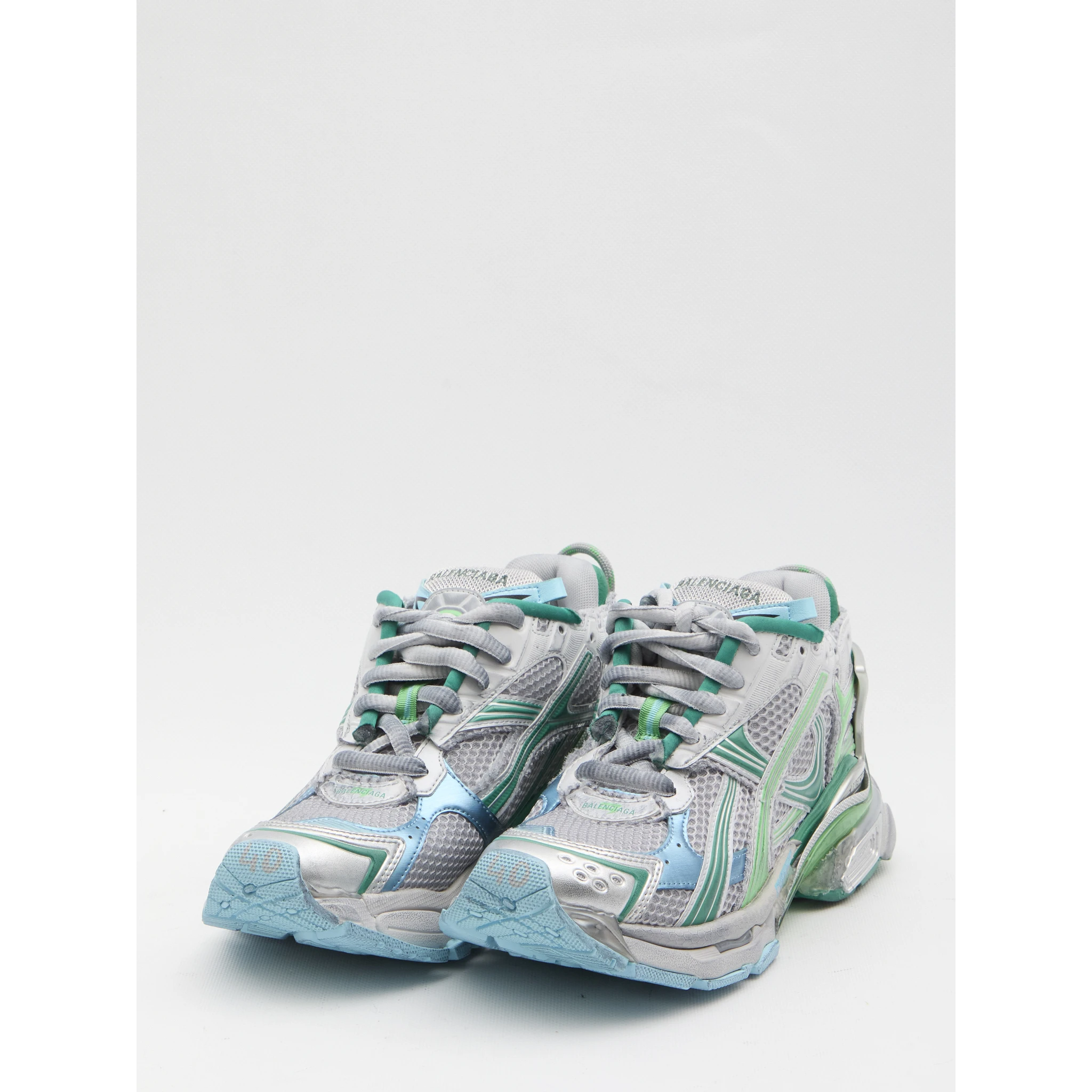Runner sneakers