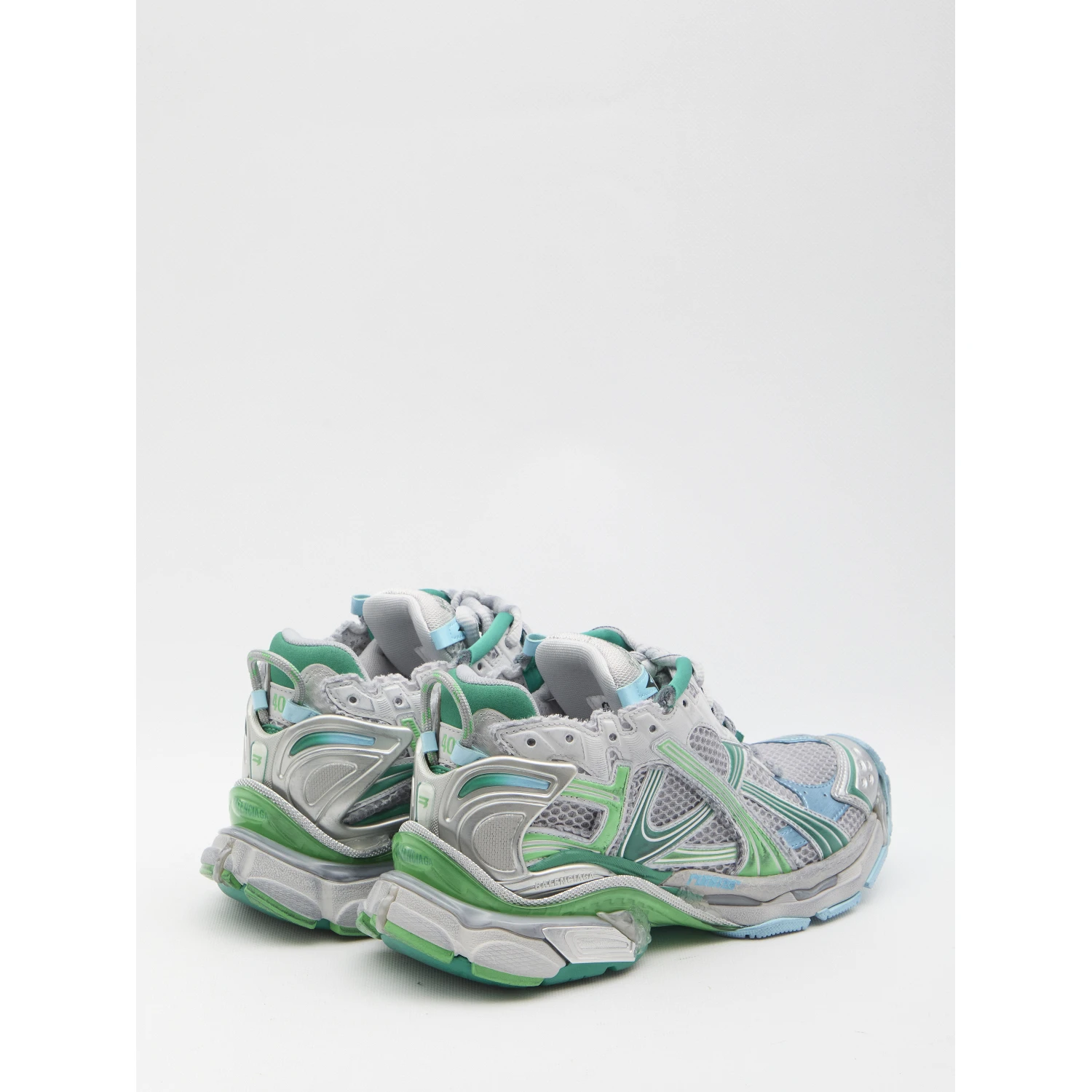 Runner sneakers