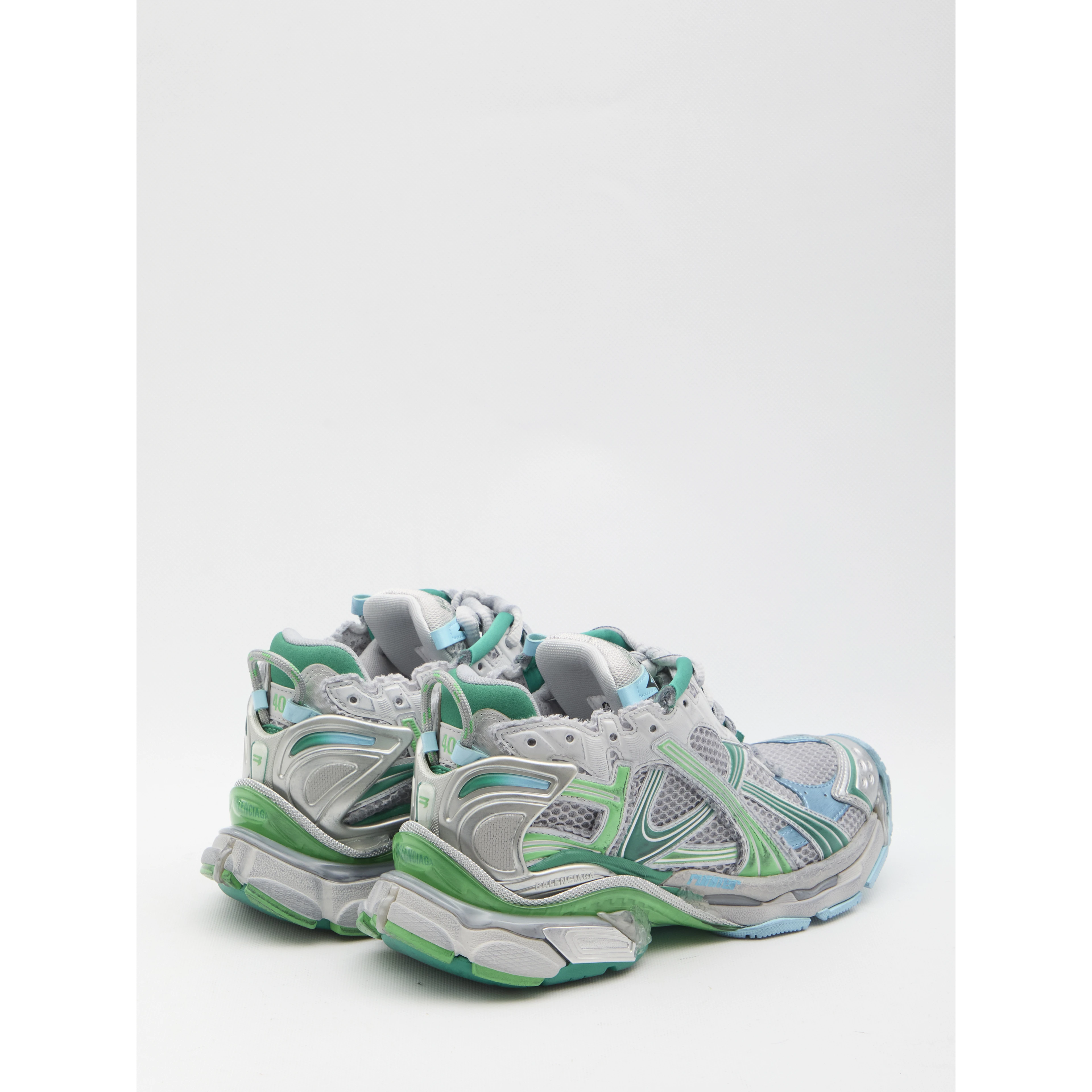 Runner sneakers