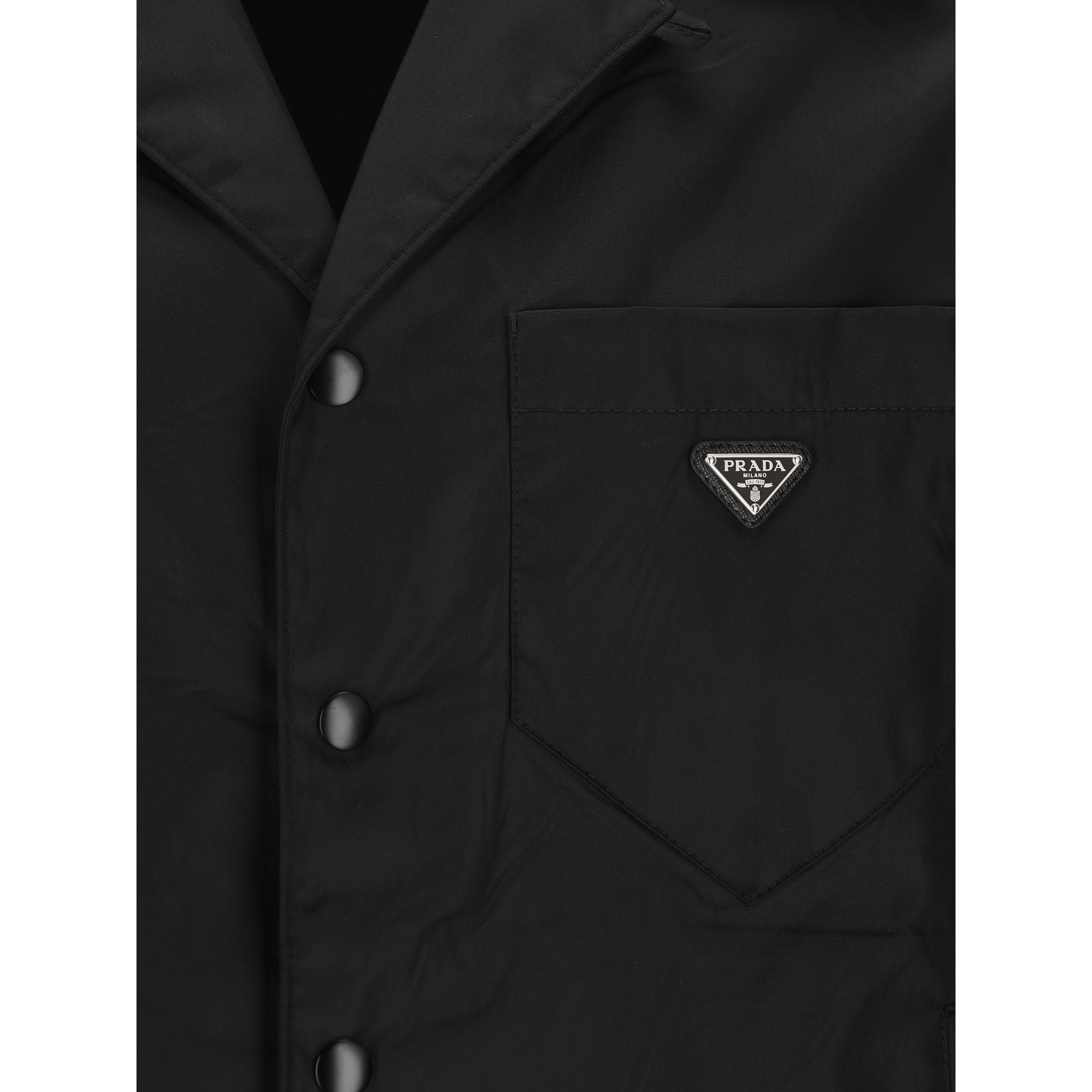 قمصان برادا سوداء