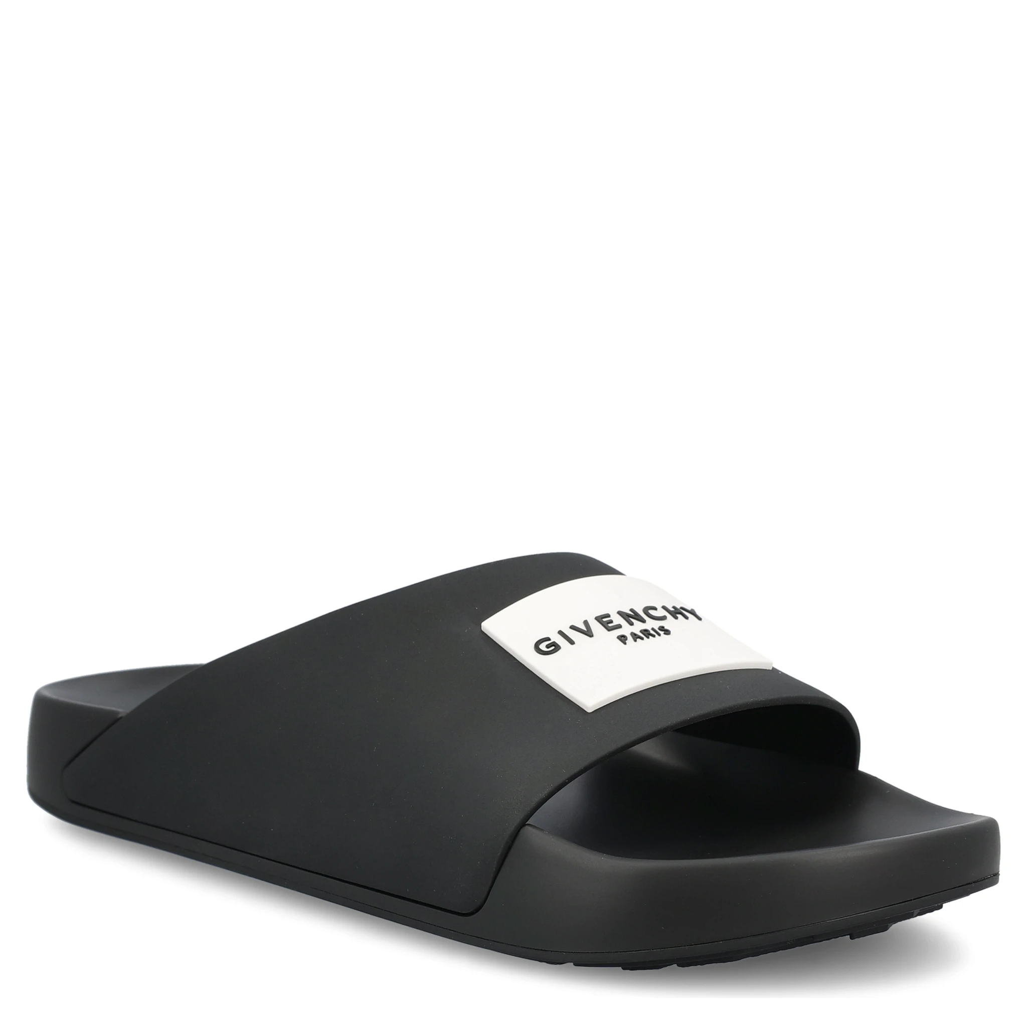 GIVENCHY