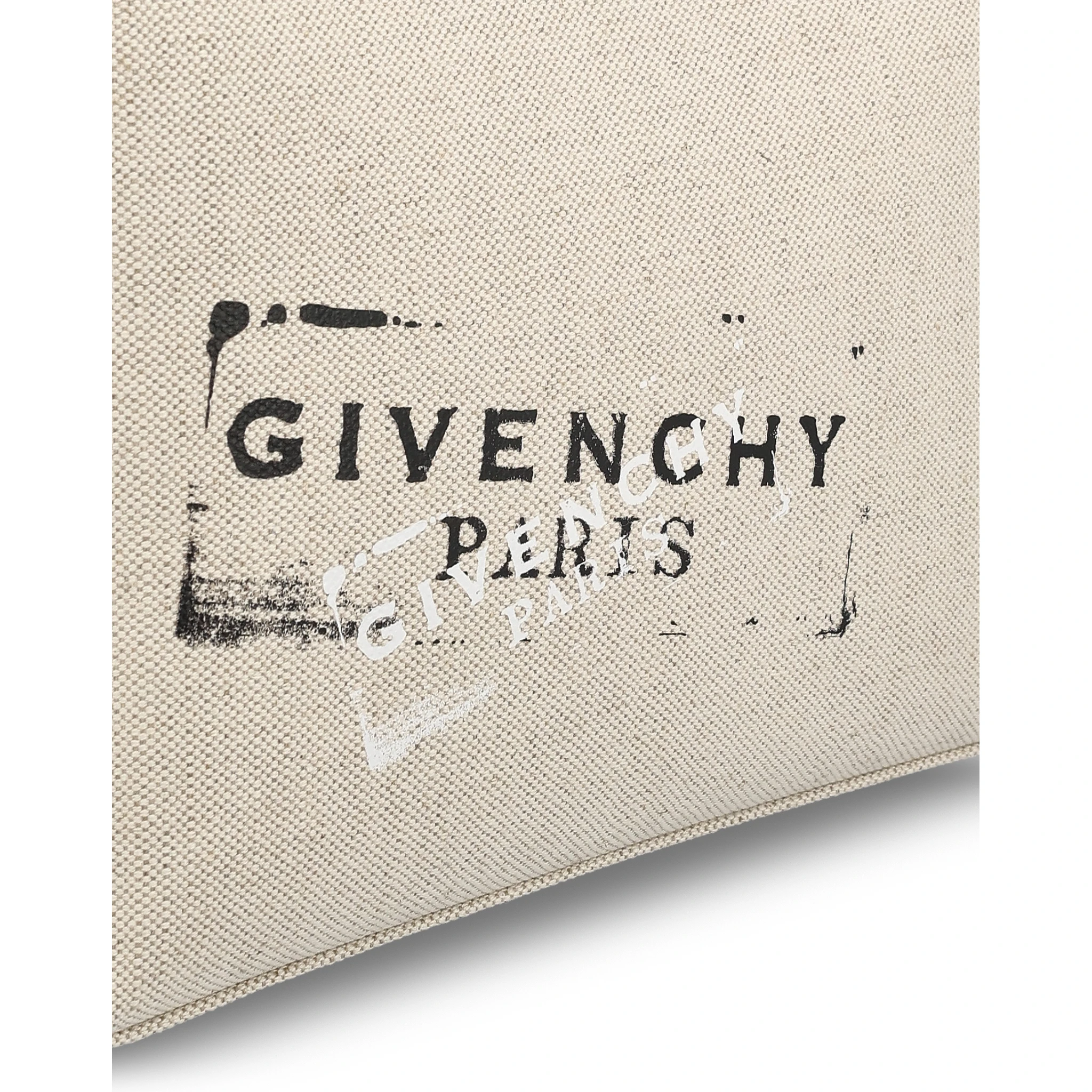 GIVENCHY