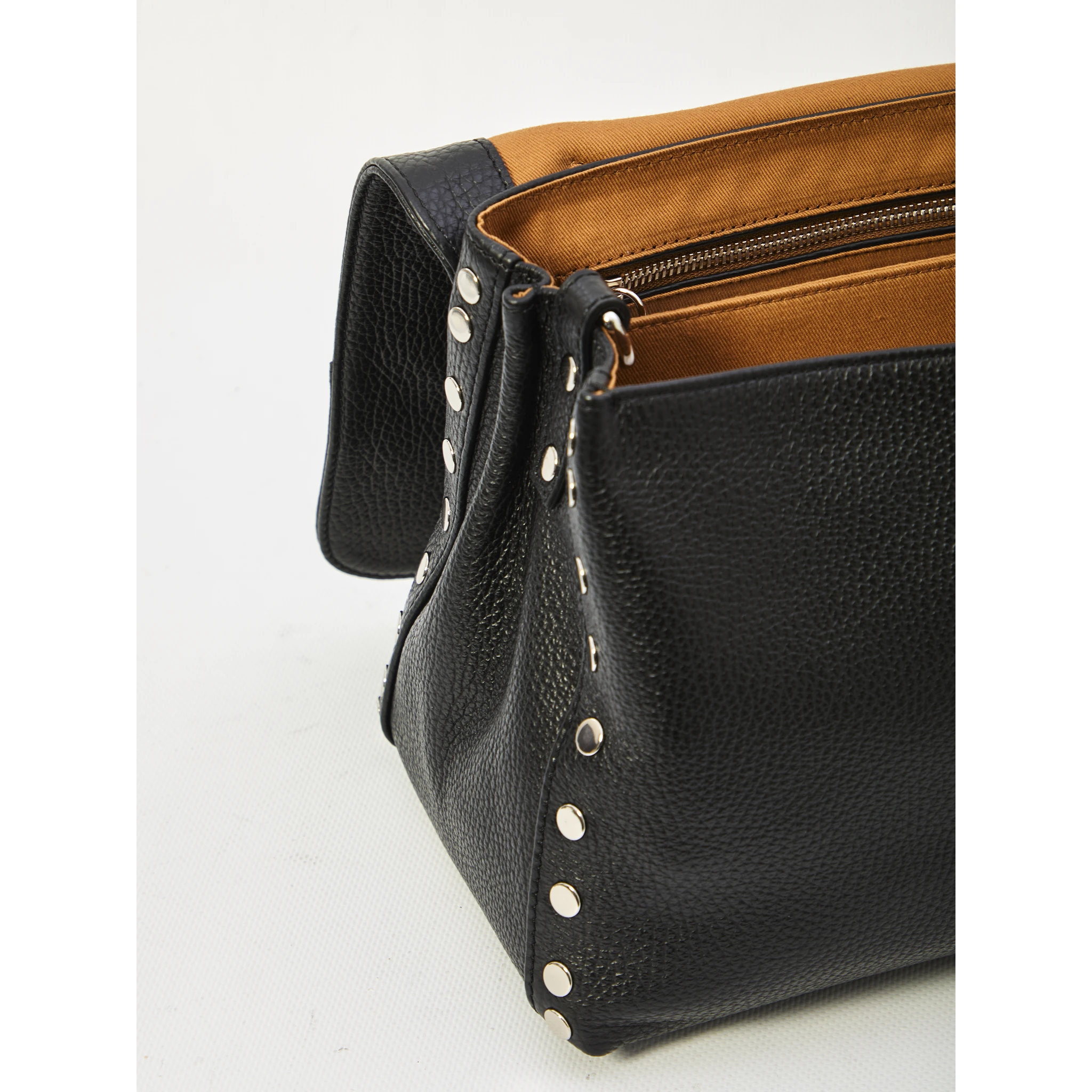 حقيبة بوستينا اليومية الصغيرة