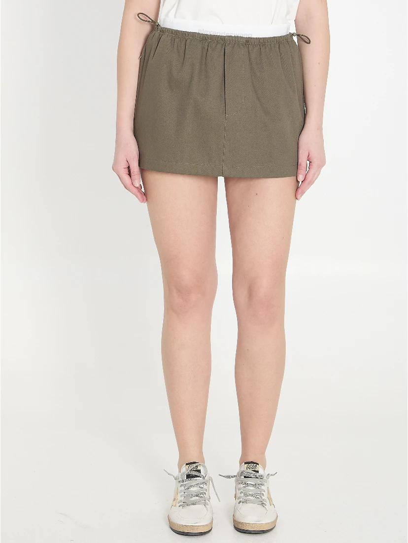 Mid-rise mini skirt