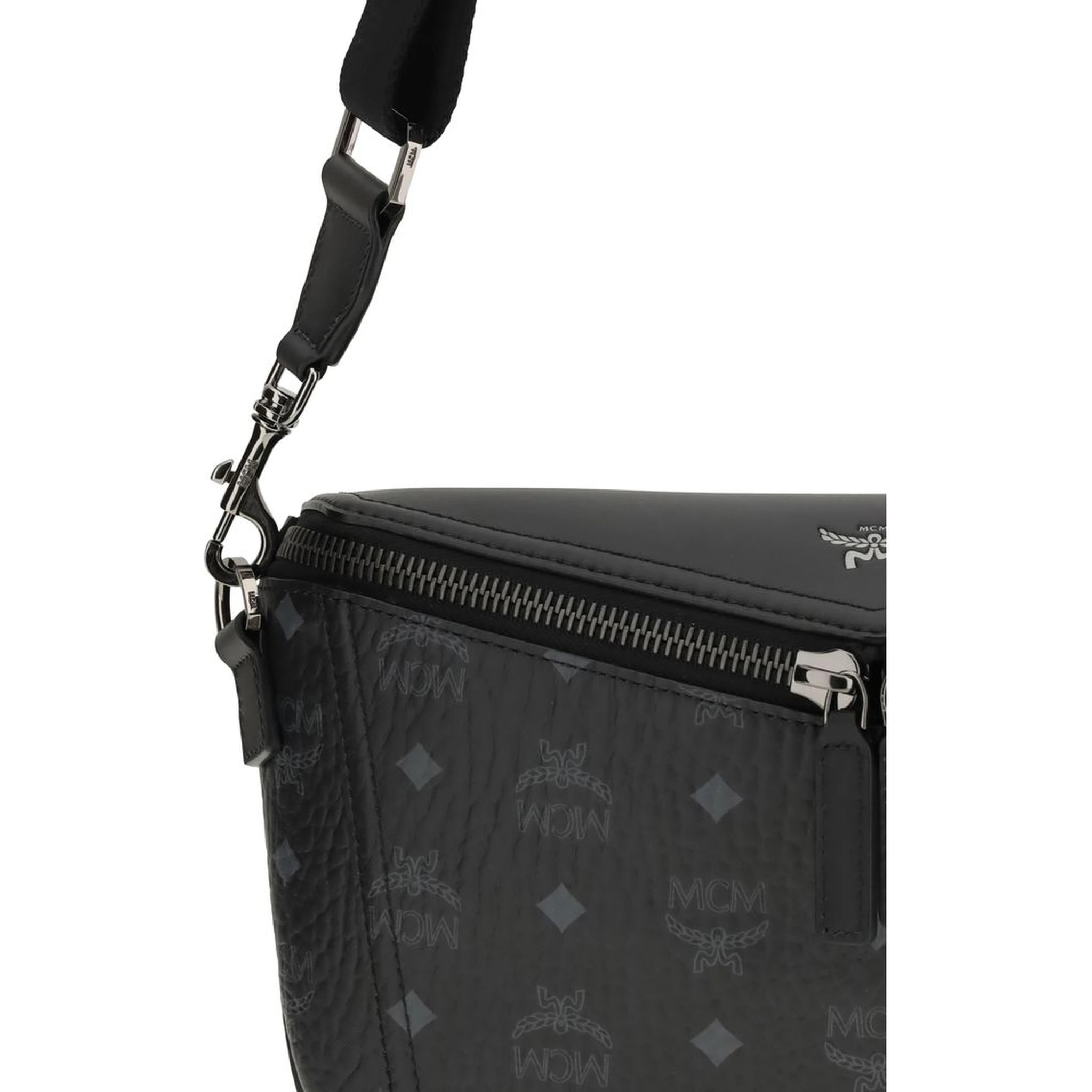 حقيبة كتف بوس توروس من جلد العجل الأسود