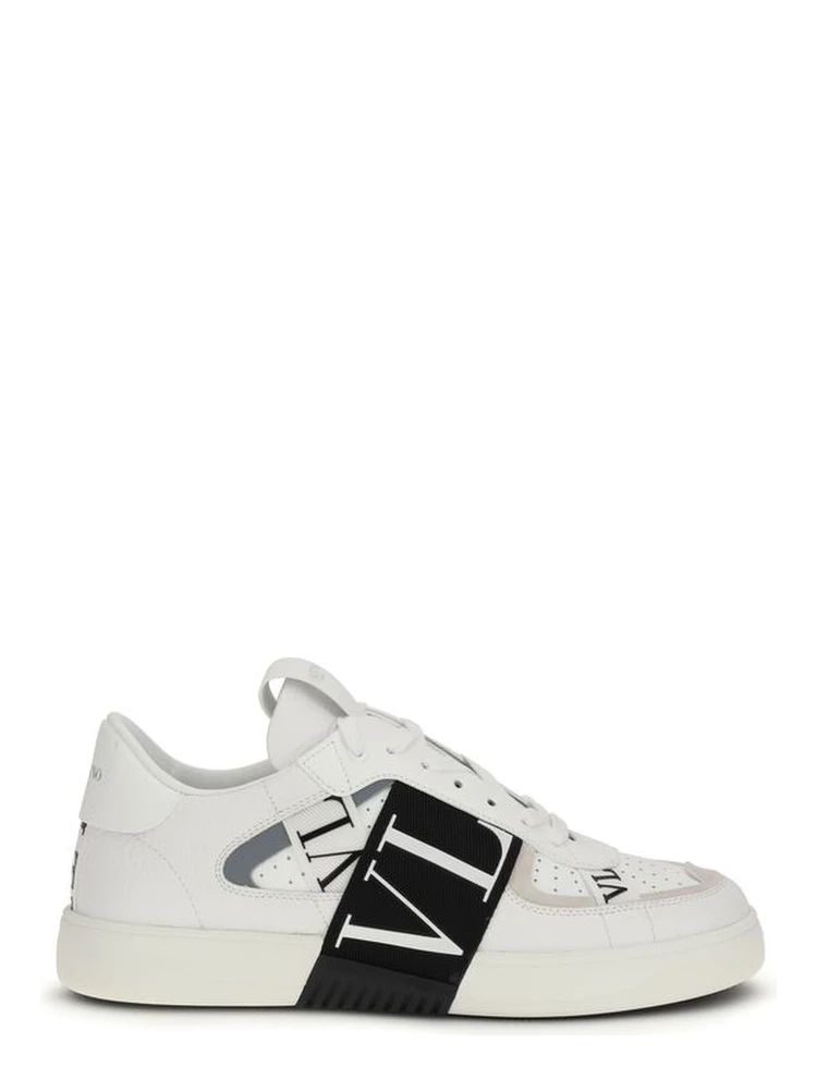 حذاء رياضي منخفض من جلد العجل الأبيض من بوس توروس