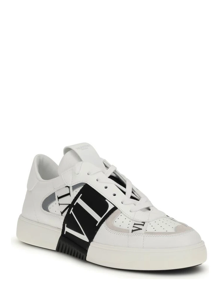 حذاء رياضي منخفض من جلد العجل الأبيض من بوس توروس alternative