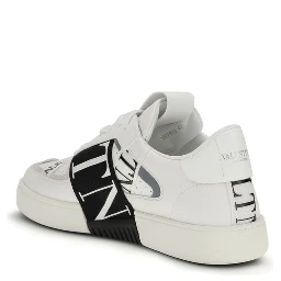 حذاء رياضي منخفض من جلد العجل الأبيض من بوس توروس