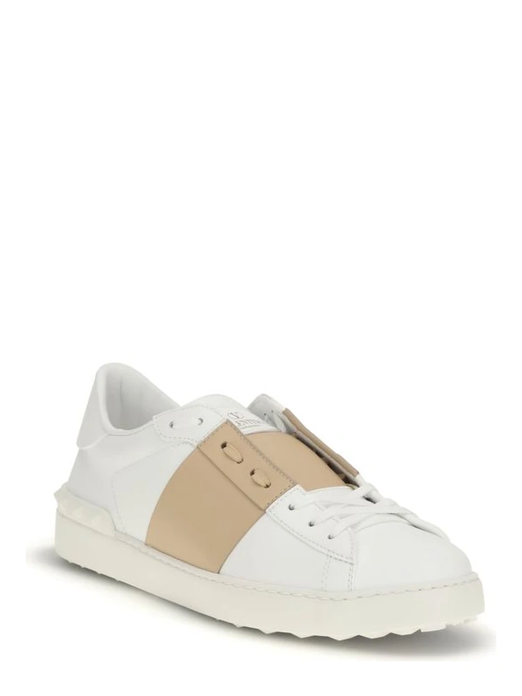 حذاء رياضي منخفض من جلد العجل الأبيض من بوس توروس alternative