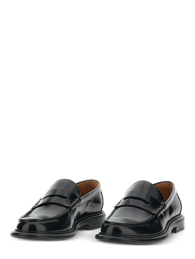 حذاء جيفنشي مسطح أسود