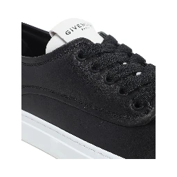 حذاء رياضي أسود من جيفنشي