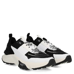 "TRUE ACT" SNEAKER