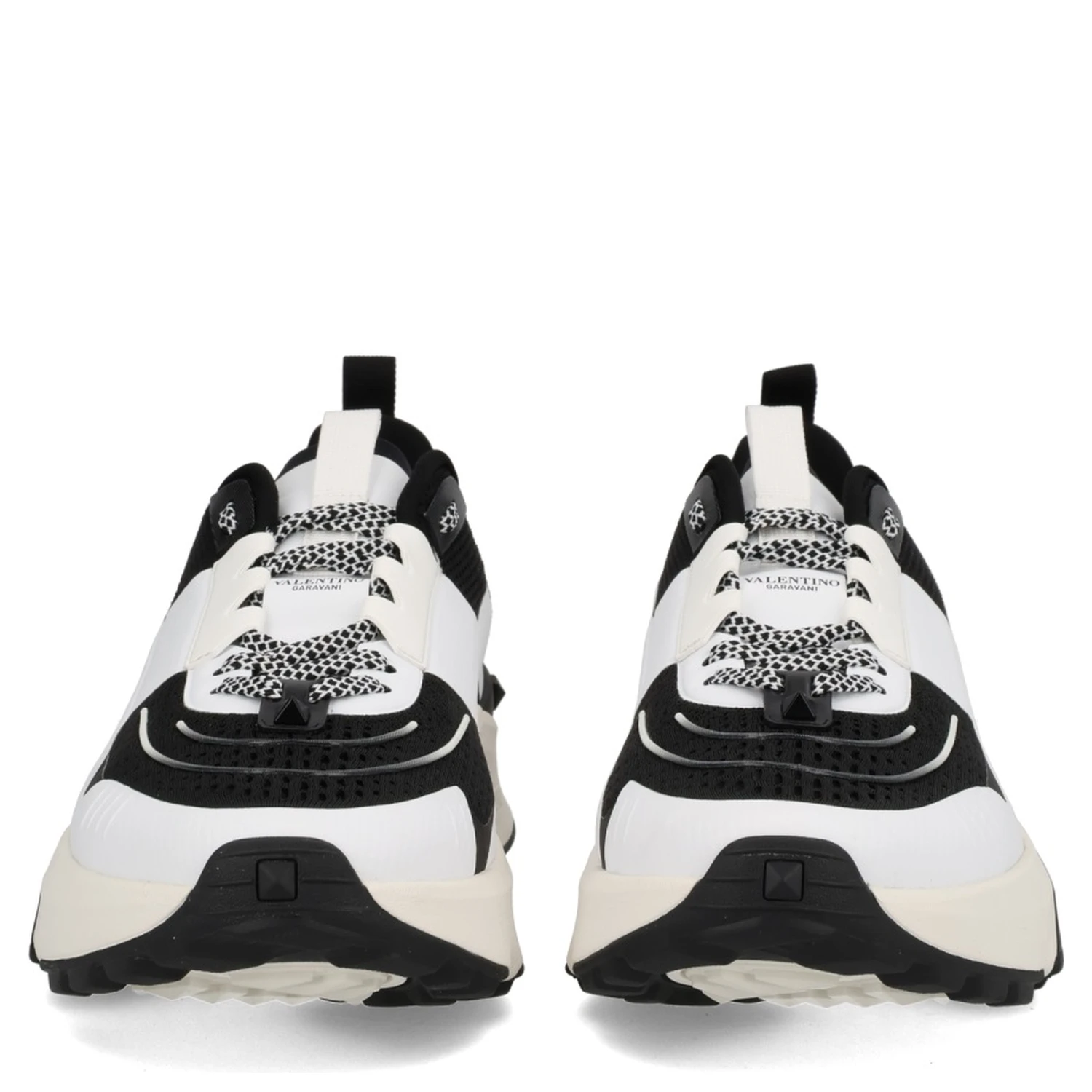 "TRUE ACT" SNEAKER