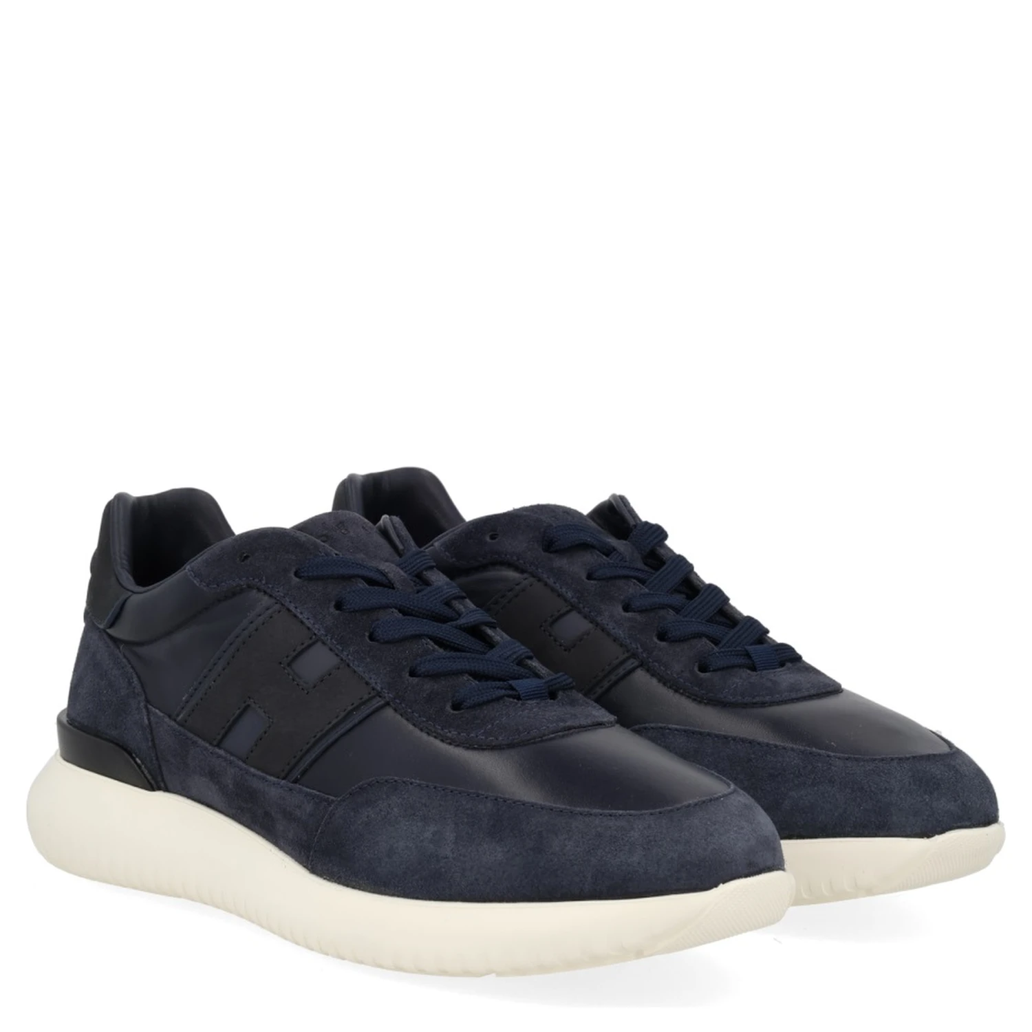SUEDE SNEAKER